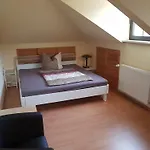 Villa Gruppenunterkunft Mit Pool In *