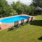 Gruppenunterkunft Mit Pool In Ballenstedt