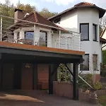 Gruppenunterkunft Mit Pool In Villa