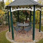 Villa Group Hideaway With Pool