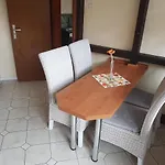 Gruppenunterkunft Mit Pool In Villa *