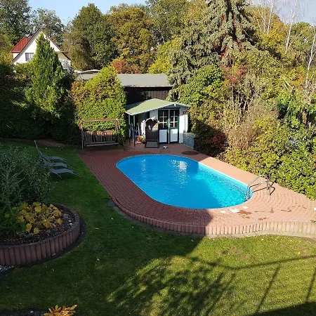Gruppenunterkunft Mit Pool In Балленштедт