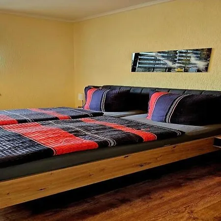 Group Hideaway With Pool *