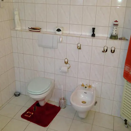 Вилла Gruppenunterkunft Mit Pool In *