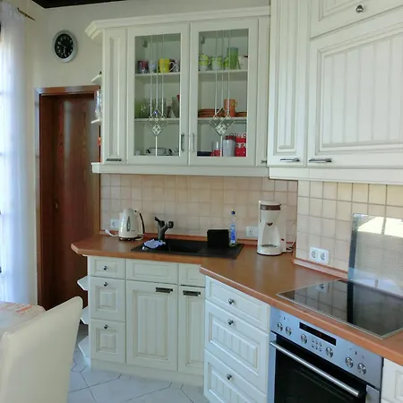 Group Hideaway With Pool *