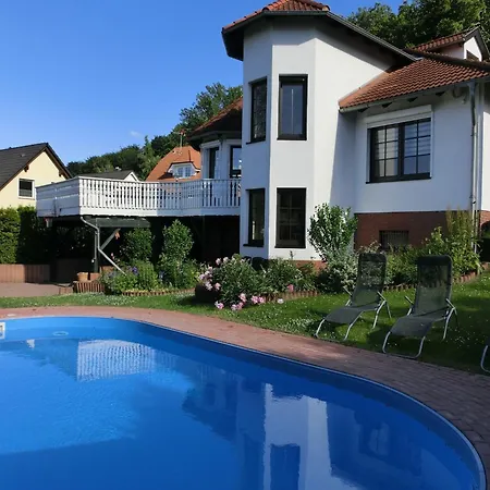 Gruppenunterkunft Mit Pool In Ballenstedt