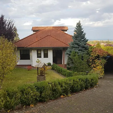 Gruppenunterkunft Mit Pool In *