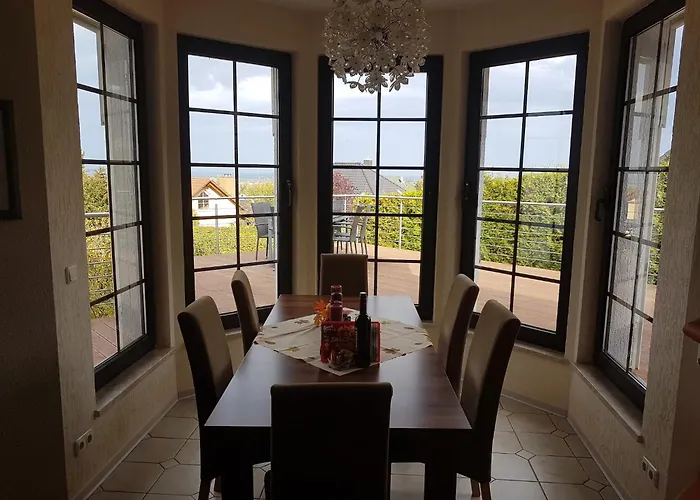 Вилла Group Hideaway With Pool *