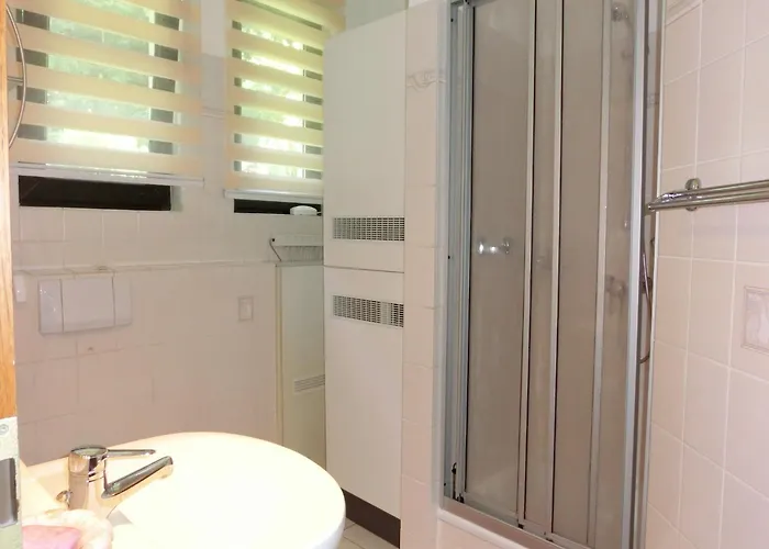 Group Hideaway With Pool * バレンシュテット