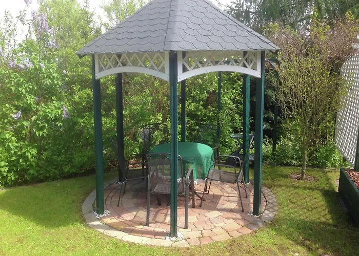 Group Hideaway With Pool